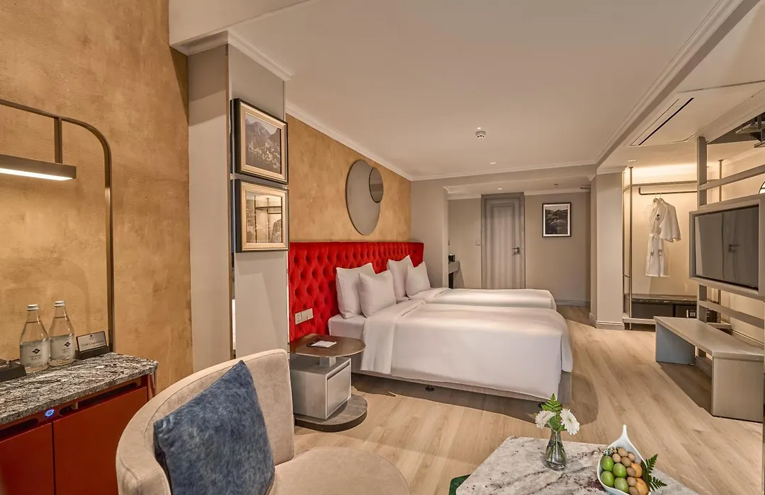 Grand Hotel Du Lac Boutique Saigon-1